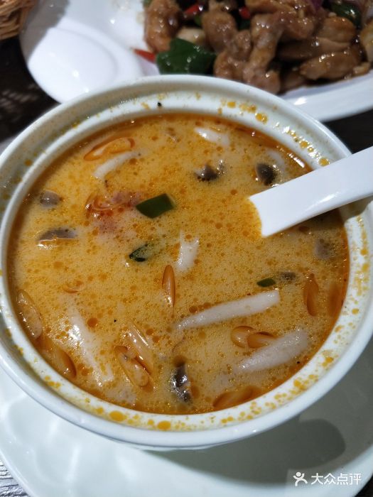 三亿体育手机版：《寒霜朋克》公布游戏新演示 建造赛博朋克城市